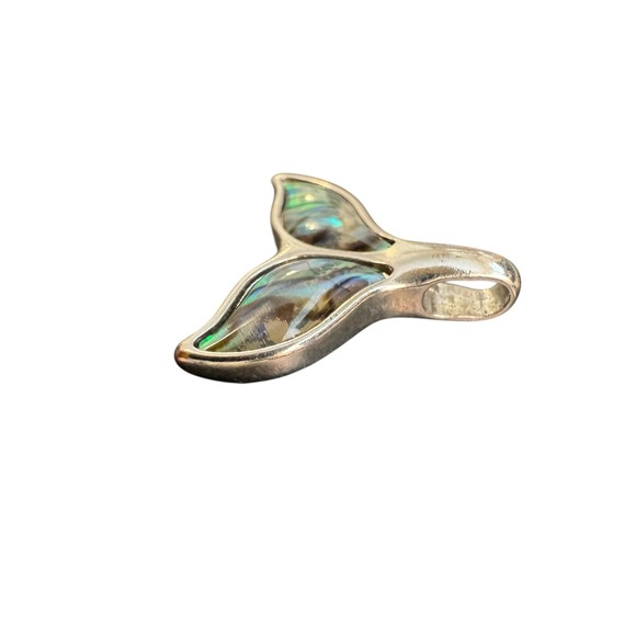 Silver Abalone inlay Whale Tail Fin Pendant - Picture 4 of 8